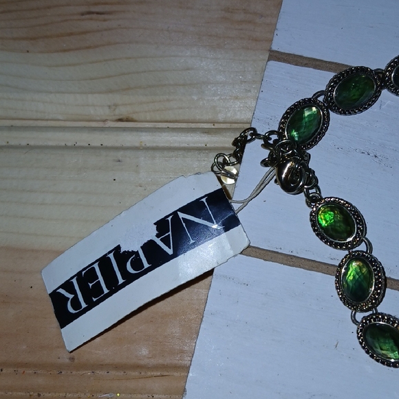 Vintage Napier Green Gemstone Necklace - Picture 2 of 5